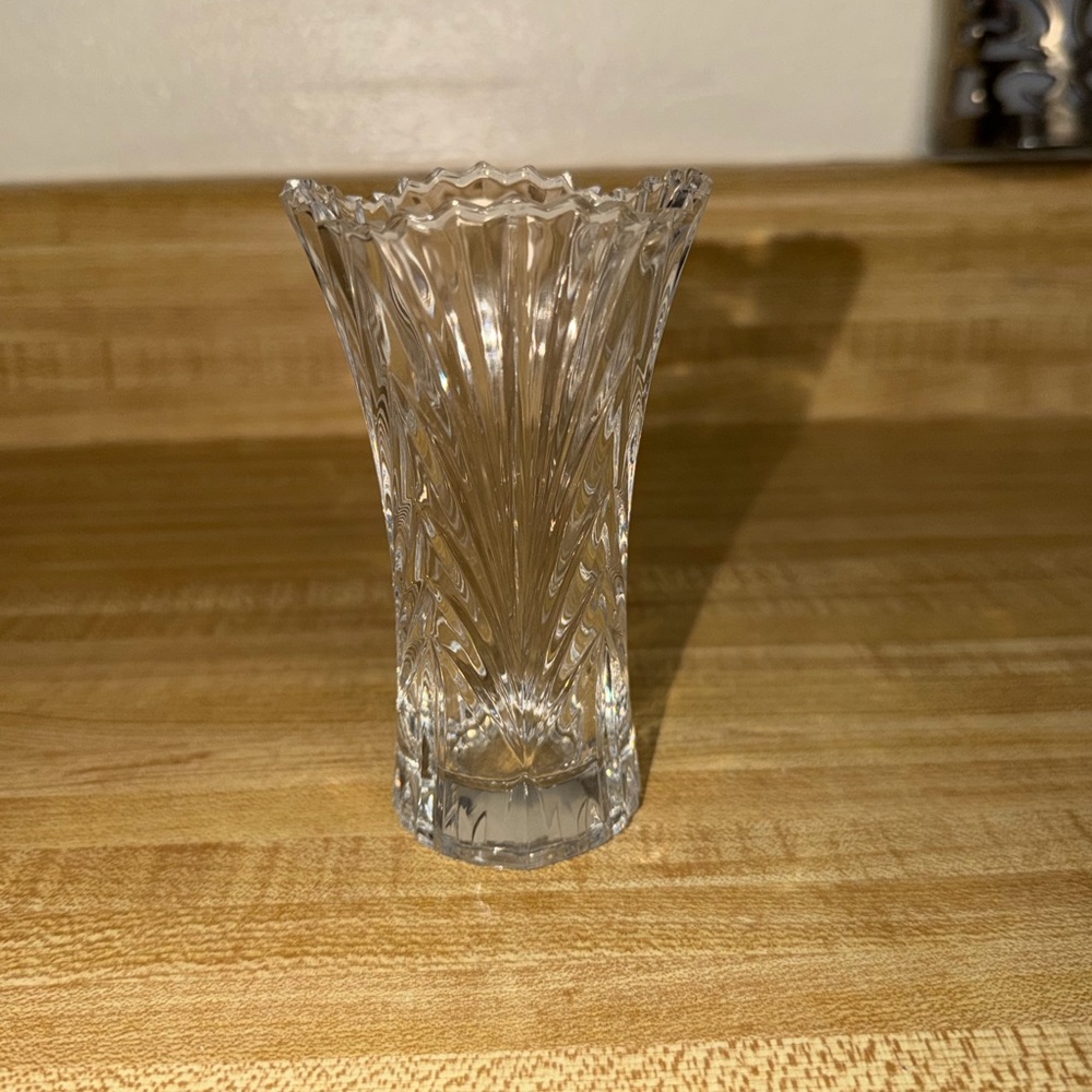 Mikasa Accent clear cut bud vase Elegant‎ Clear Glass Vase